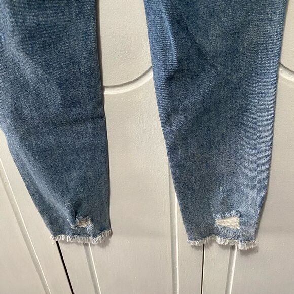 Tinseltown Jeans Size 9 (29) Juniors High Rise Mom Factory Distressed Raw Hem - Picture 6 of 9